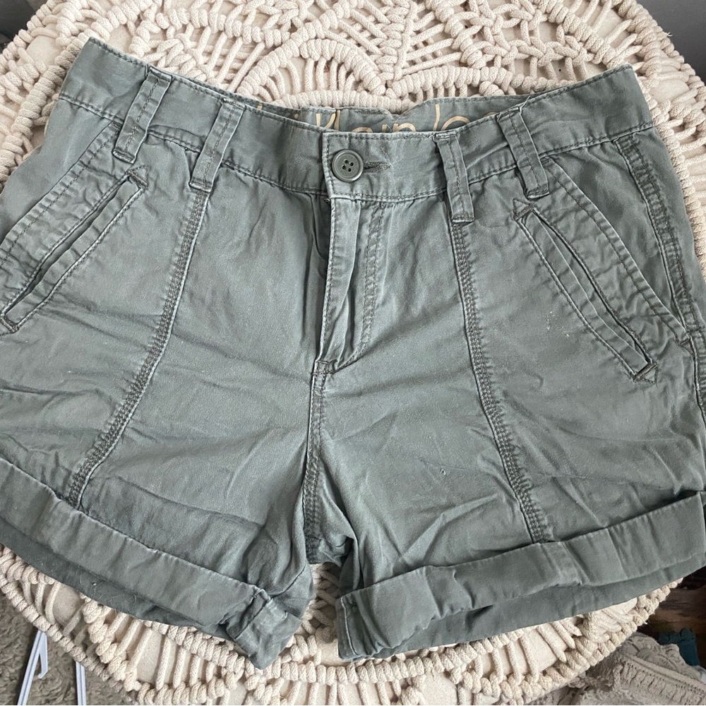 Calvin Klein sage green shorts size 6